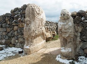 gREqb^Cg鍑̈ՂɌÑ㐢E̓ƌe߂āc̋LTlC