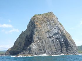 ハラハラドキドキの遊覧船から福岡「芥屋の大門」の迫力ある奇岩を楽しもう！