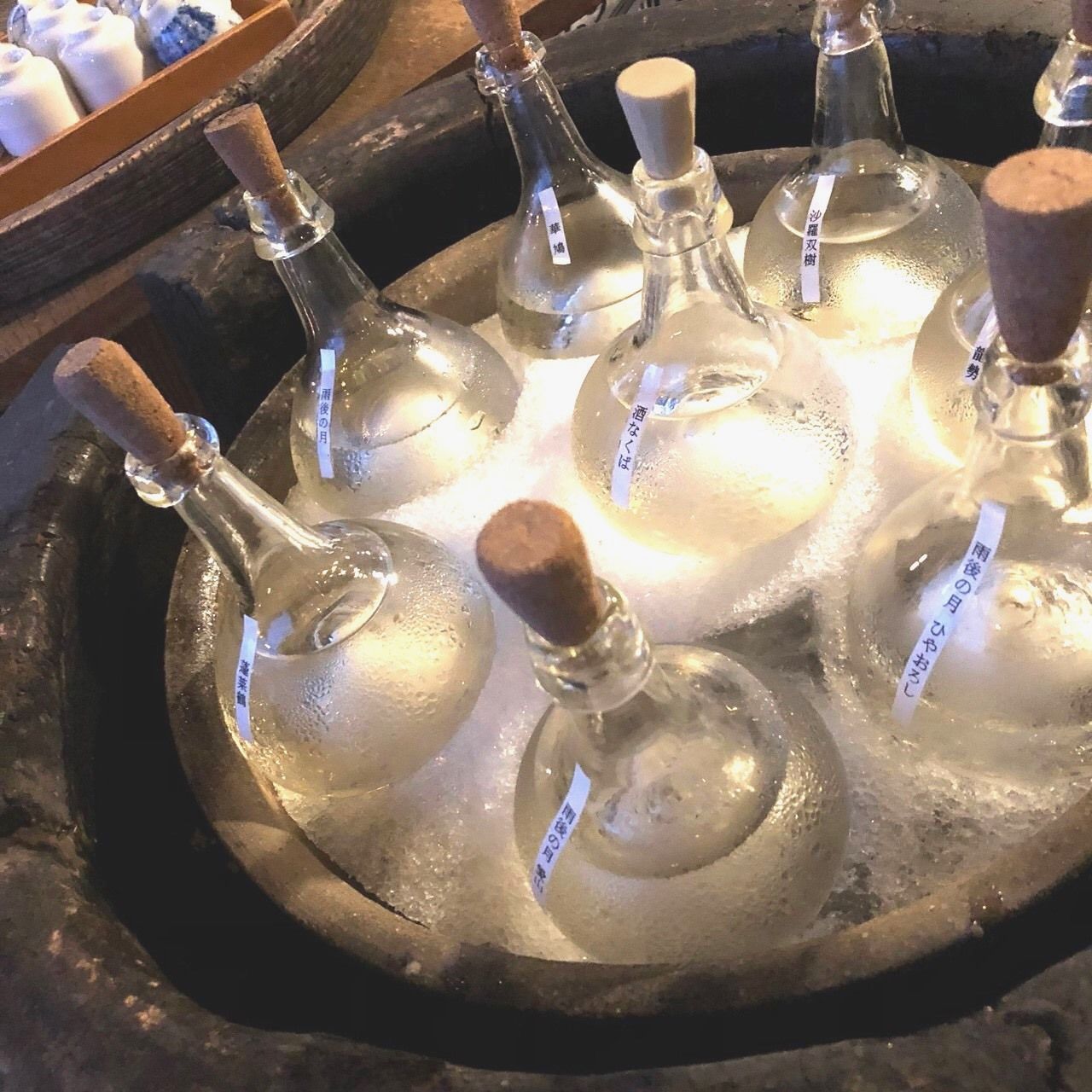 �{�l����̍���Ɍ��u�뉀�̏h �Β��v