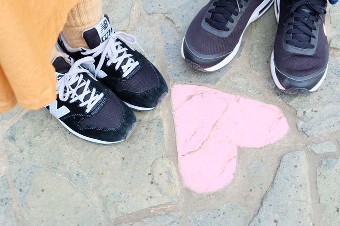 �s���N�̃n�[�g�G�n�ɏ��q�L�����I