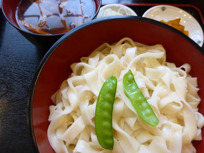 ほうとう と冷やしほうとう おざら を名店で食べ比べ 山梨県 Lineトラベルjp 旅行ガイド