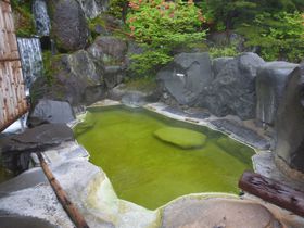 美しすぎるグリーンの湯！美肌効果抜群の長野県「熊の湯ホテル」