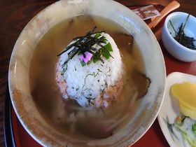 勝ち山ぼっかけに焼き鯖寿司、米どころ福井で食す「ご飯モノグルメ」4選