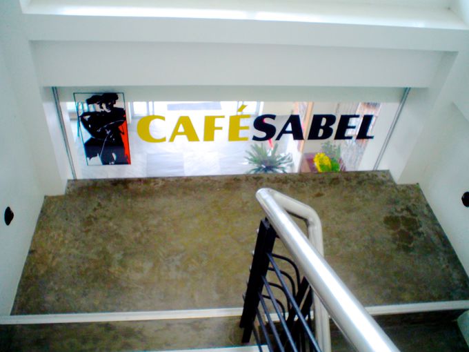 カフェ「Cafe Sabel」でオーガニック野菜のヘルシーランチ