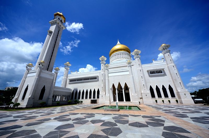「世界一豊かな国」ブルネイで黄金のオールドモスクに魅せられる！