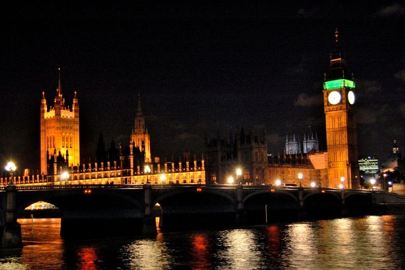ロンドンの象徴 ウェストミンスター宮殿 ビッグベン はイギリスを代表する観光名所 イギリス Lineトラベルjp 旅行ガイド