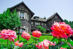 �u���É͒뉀�v�́g�o���̖����h�������I�����s���Ŋy���މԂƗm�ق̔����������I�̋L���T���l�C��