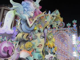 �ݏZ�҂ɕ����I�X�y�C���E�o�����V�A�u�΍Ղ�v��̊y���ݕ��̋L���T���l�C��