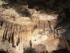 神秘の鍾乳洞と地底湖！スペイン・マヨルカ島「ドラック洞窟」