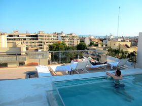屋上プールでリラックス！マヨルカのホテル「インサイド・パルマ・センター」（スペイン）