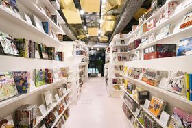 Ђ}ǨI_ےuMANGA ART HOTEL, TOKYOv̋LTlC