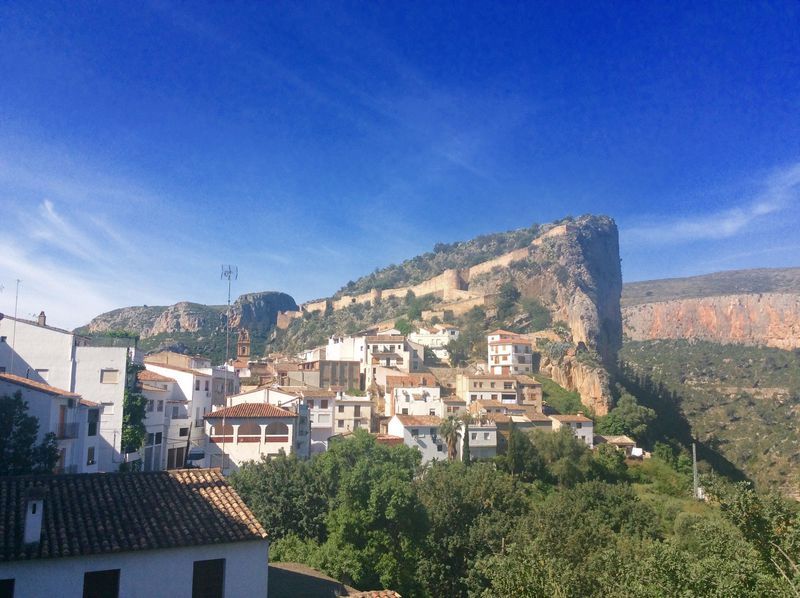 スペイン・バレンシアが誇る白く美しい村チュリーヤに行こう！