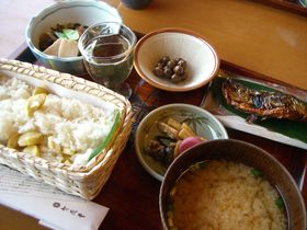 �I�̊X�u���z�{�v�ŌI�O�������E�ŗB��I����ɓ���T�����ώ@�ł���u�n���J�쉎�����v�̋L���T���l�C��