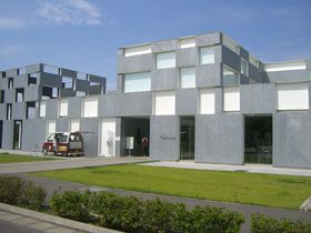 ���U�E�펞���̔ߌ���Y��Ȃ��I���u�\�ȗ����a�L�O�فv�̋L���T���l�C��