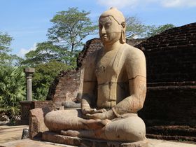 世界遺産!大仏教遺跡スリランカ・ポロンナルワで仏教のパワーを感じる