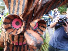 �����I�H�����͓��{�H���������u���Γ��v�̃{�[�����ɍs�����I�̋L���T���l�C��