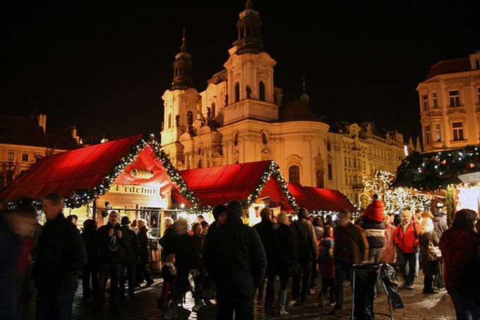 まるでおとぎ話の世界！賑やかなプラハのクリスマスマーケット