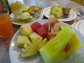 �o���R�N�Ńt���[�c����i���H�ו���I�o�C���[�N�X�J�C�z�e���̋L���T���l�C��