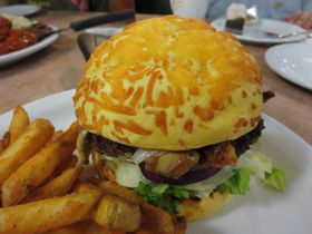 �O�A���ŐH�ה�ׁI�A�����J���T�C�Y�̃n���o�[�K�[�T�I�I�̋L���T���l�C��