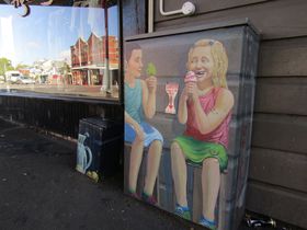 �I�[�N�����h�̒��ڃG���A�I�|���\���r�[���Ԃ���ƎU��̋L���T���l�C��