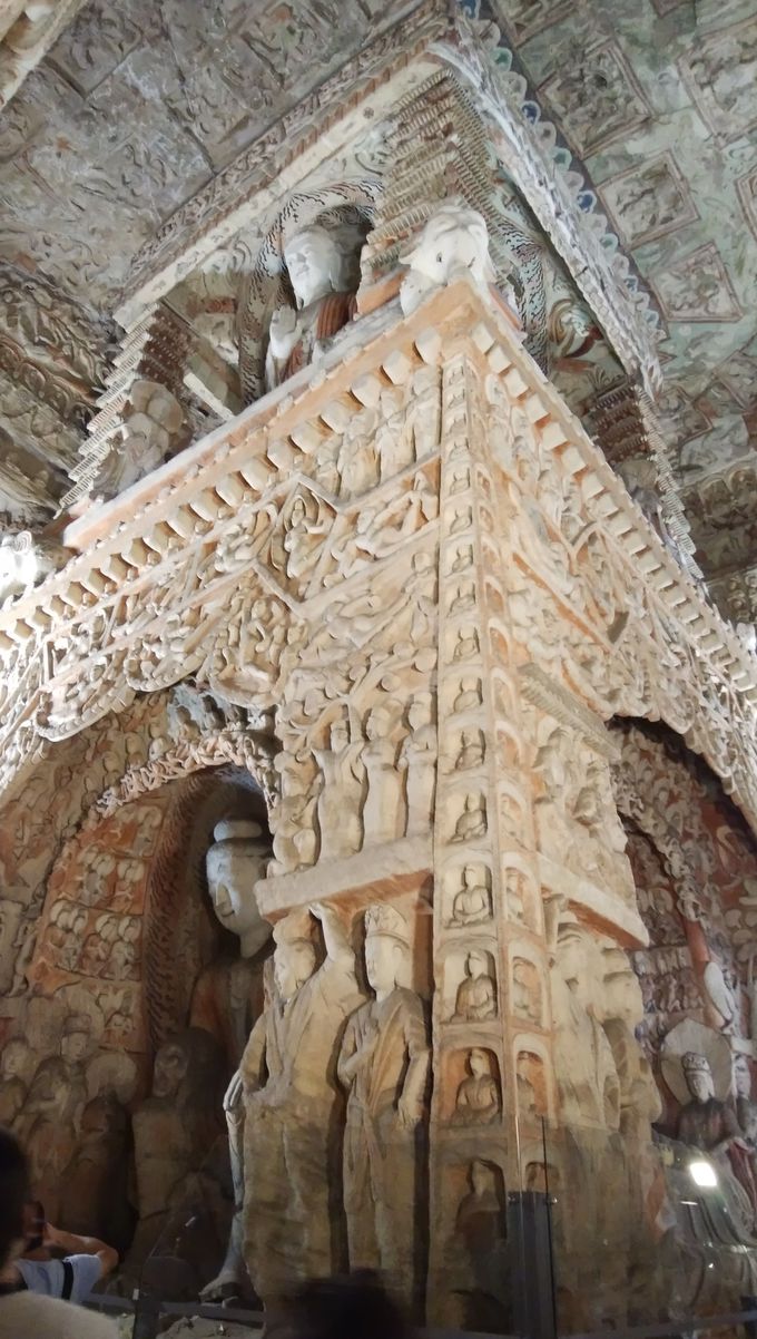 中国の世界遺産「雲崗石窟」は仏教彫刻に囲まれた3D空間！ | 中国