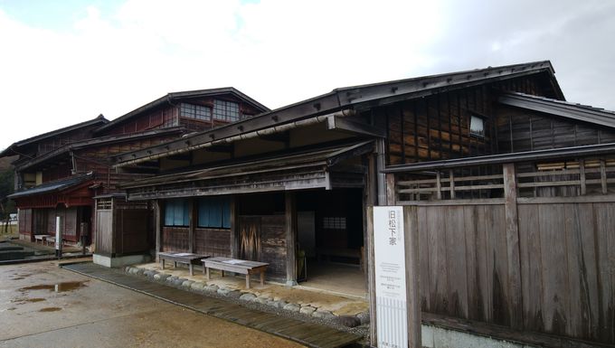 �܂��͏��Ƃ���