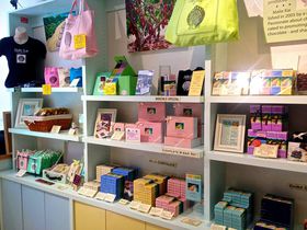 qɐlC̎G݂RXInCEIAt̂yY10I̋LTlC