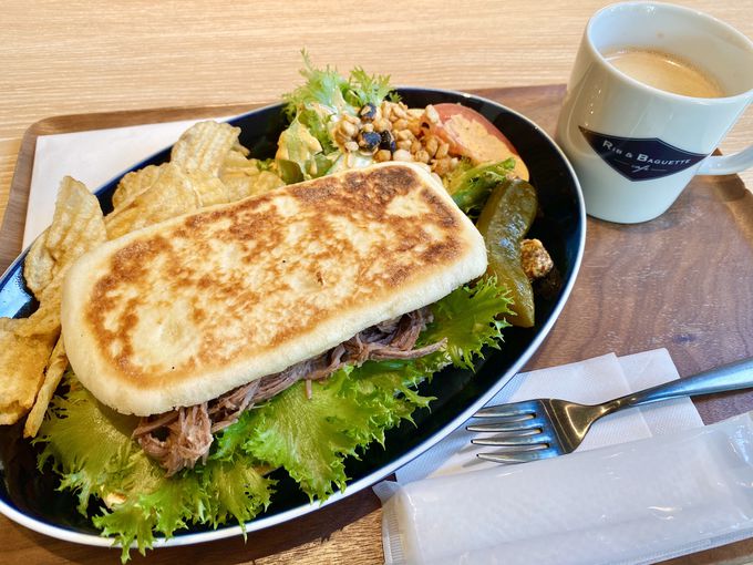 1FuRIB & BAGUETTEv̒Hthv