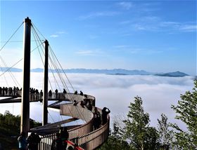 �k�C�����牫��܂ŁI���{�̐�i�z�e����������10�I�̋L���T���l�C��