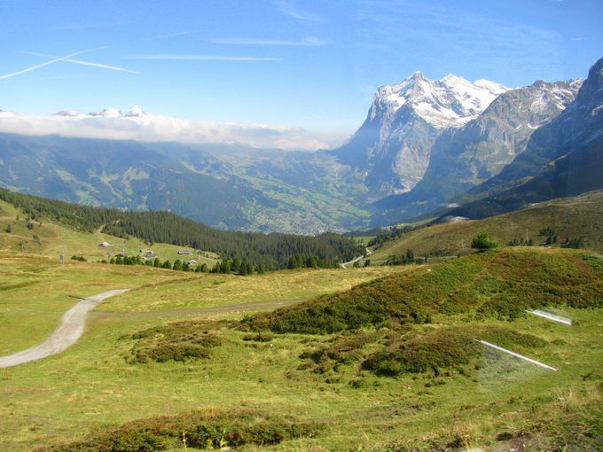 世界の車窓から」の風景が楽しめるスイス登山列車の旅はハイジの世界そのもの！ | スイス | トラベルjp 旅行ガイド