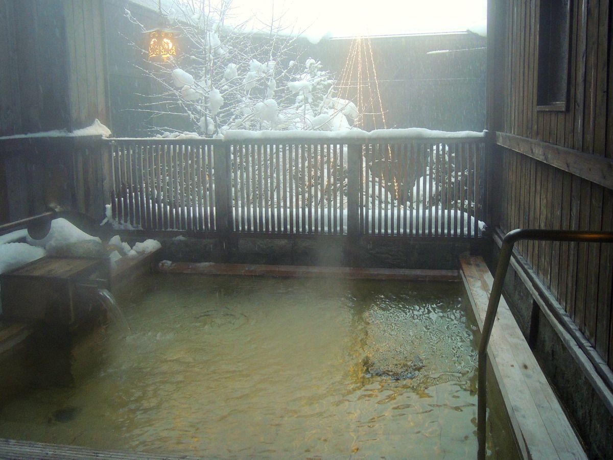 良質な天然温泉は朝・晩、楽しむのがオススメ！