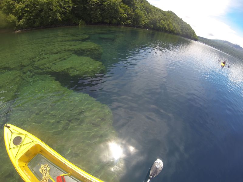 ８年連続水質日本一の支笏湖が丸見え！クリアカヤックで透明すぎる水中探検に出よう！