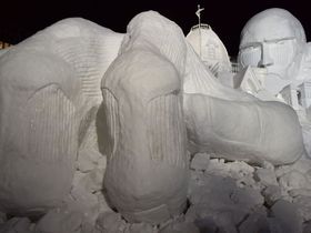 �܊��Ŗ��키�u�D�y�v��i�F�Ɠ~�̃C�x���g�B���Y�q�̐�V�т�`���I�̋L���T���l�C��