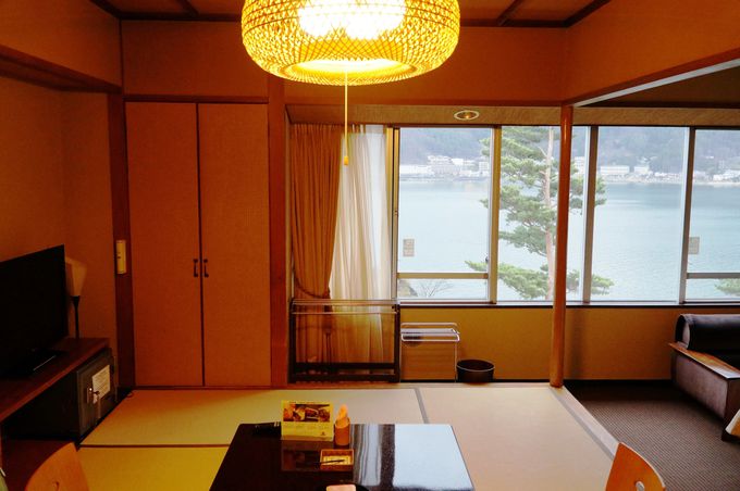 富士山側のお部屋にする？それとも河口湖側のお部屋にする？！