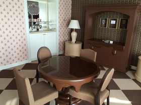 Q-pot.�ƃR���{�I���q�̖��������铌���x�C���l�z�e�� �N���u���]�[�g�̃X�C�[�g���[���̋L���T���l�C��