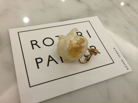 �|�b�v�R�[���C�������O�H���h�uROTARI PARKER�v�ł������ȃA�N�Z�T���[�I�̋L���T���l�C��