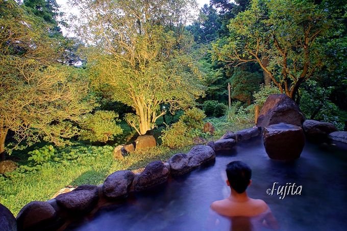 四季を彩る源泉の宿で貸切露天風呂を堪能！