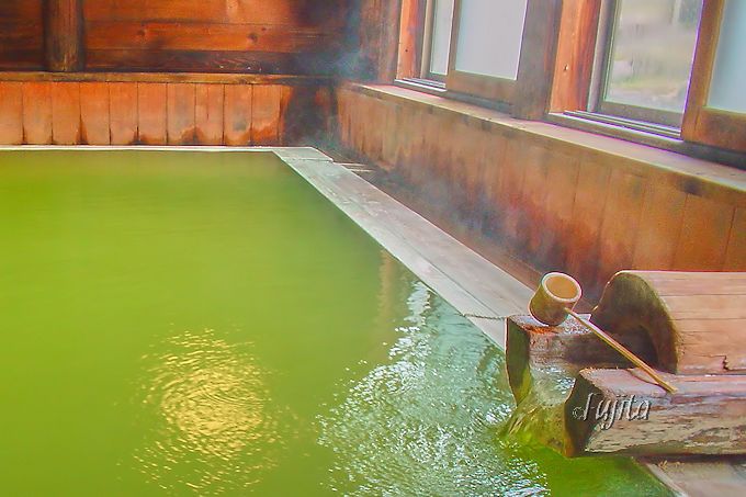 熊の湯ホテルで、翡翠色の温泉を満喫！