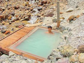 往復３時間でも歩いて行きたい！八ヶ岳の秘湯「本沢温泉」標高日本一の露天風呂