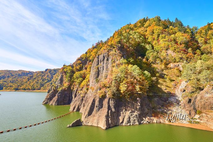 北海道 豊平峡の紅葉ベスト５ 電気バスや徒歩でダム湖の紅葉狩り 北海道 Lineトラベルjp 旅行ガイド