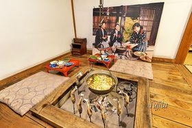 Hcu߂̓vSɎc鋆ɂ̏h̖́`򋽁`̋LTlC