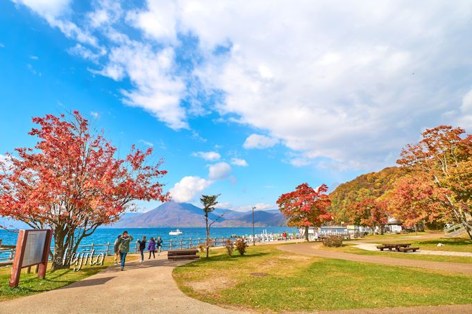 支笏湖温泉の紅葉５選 北海道 湖畔のおすすめ紅葉狩りスポット 北海道 トラベルjp 旅行ガイド