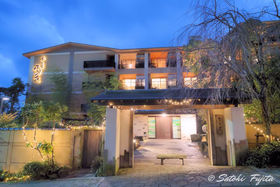 ������������u�G�̓� �ጎ�ԁv���ʂȖ����T�[�r�X�ő؍݂𖞋i�I�̋L���T���l�C��