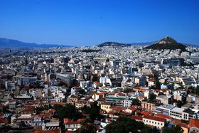 �Ñ�M���V���փ^�C���g���b�v�I��Ղ̕�ɁA�A�e�l���U��̋L���T���l�C��