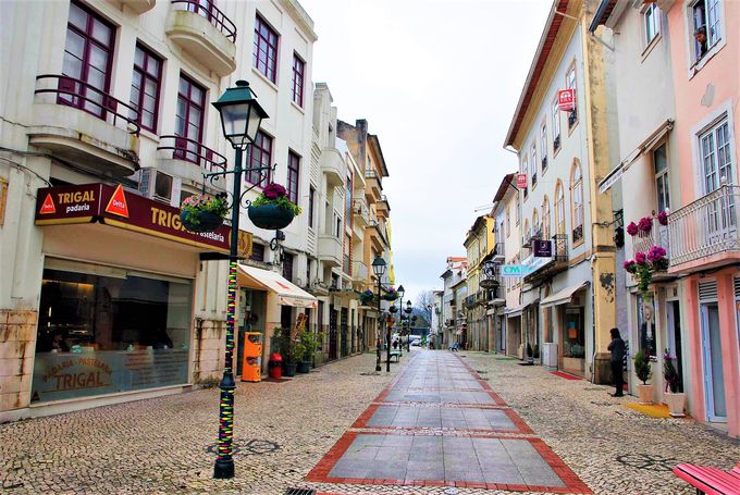 町中がカラフルな傘で彩られる ポルトガルの小さな町アゲダへ ポルトガル トラベルjp 旅行ガイド