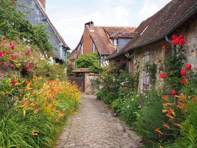 フランス 美しいバラの村 ジェルブロワ で花三昧の一日を フランス トラベルjp 旅行ガイド