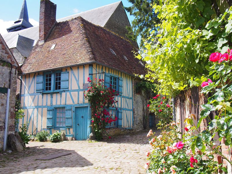 フランス・美しいバラの村「ジェルブロワ」で花三昧の一日を！