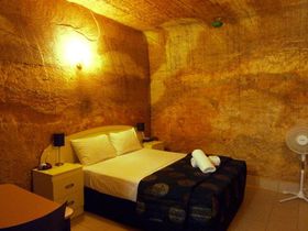 ���n�l�̌��I�H���B�E�N�[�o�[�y�f�B�́u���A�z�e���v�̋L���T���l�C��