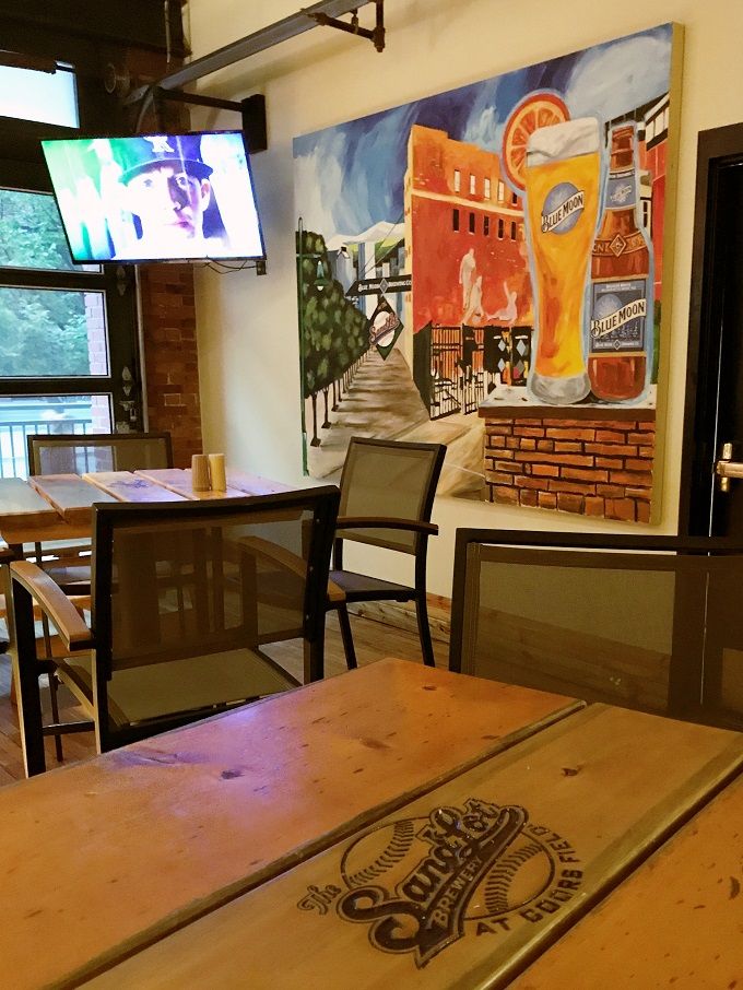 �Ŏ҂ɖ��@�������鋅��u�N�A�[�Y�E�t�B�[���h�v