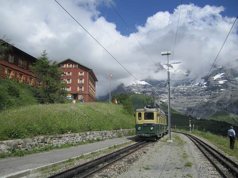 スイス名峰に囲まれたクライネ シャイデックで絶景を楽しむ スイス Lineトラベルjp 旅行ガイド